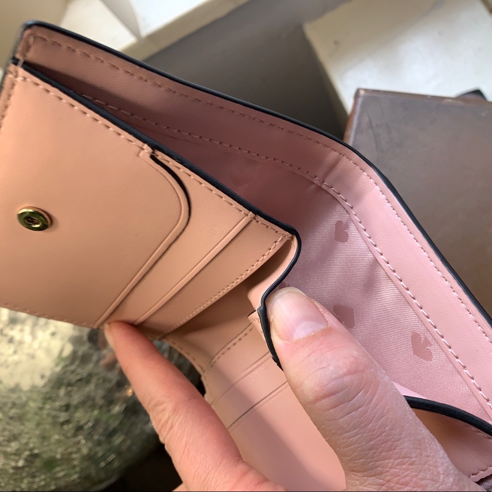 RARE❤️Authentic Kate Spade leather pup L.Zip around wallet/ID❤️ - Picture 5 of 8